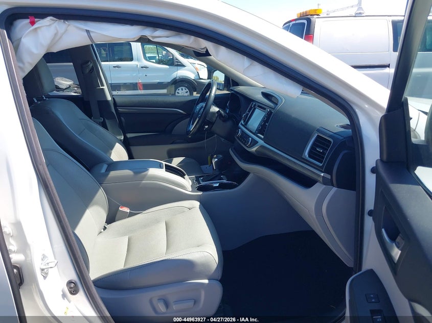 2017 Toyota Highlander VIN 5TDDZRFH7HS402759 IAAI salvage auction — FRONT END, Salvage Title, sold $8,400 on 2026-07-29 (photo 5)