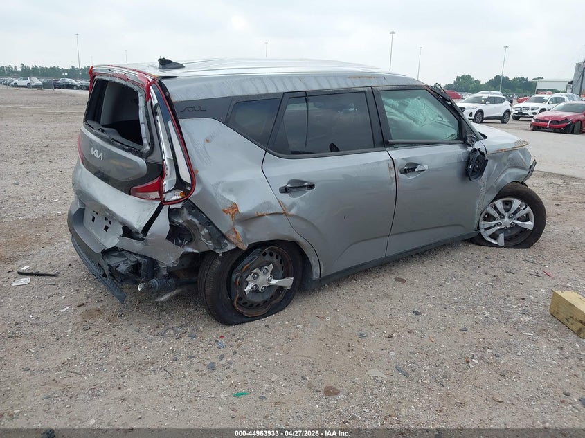 2022 Kia Soul VIN KNDJ23AU7N7831186 IAAI salvage auction — ROLLOVER, Wait Title, sold $950 on 2026-07-16 (photo 4)