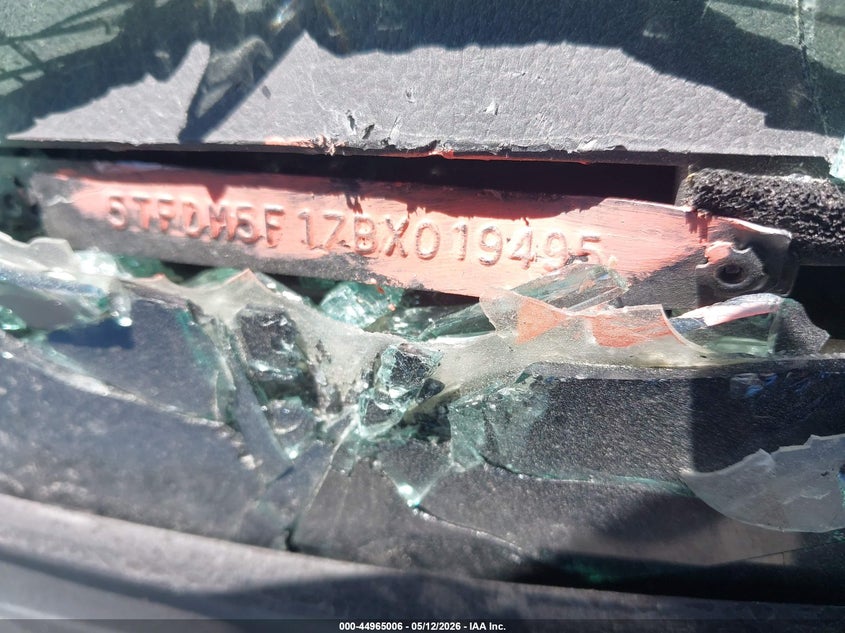 2011 Toyota Tundra VIN 5TFDM5F17BX019495 IAAI salvage auction — LEFT SIDE, Salvage (North Carolina), sold $1,900 on 2026-07-16 (photo 9)