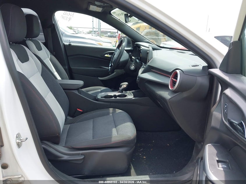 2024 Chevrolet Trax VIN KL77LGE27RC110562 IAAI salvage auction — FRONT & REAR, Salvage Title, sold $5,500 on 2026-07-21 (photo 5)