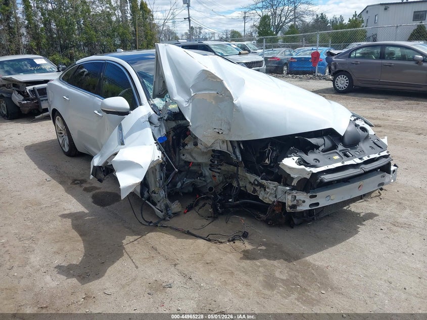 2019 Jaguar Xj VIN SAJWJ2GD3K8W21699 IAAI salvage auction — FRONT END, Wait Title, sold $600 on 2026-07-28 (photo 1)