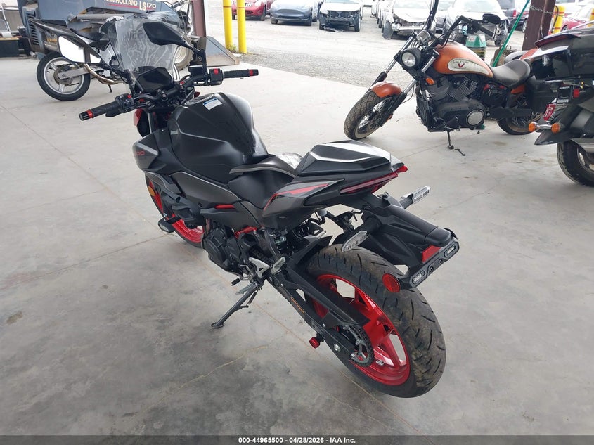 2025 Kawasaki Er VIN ML5ERGF1XSDA58307 IAAI salvage auction — RIGHT SIDE, Salvage Title, sold $1,025 on 2026-07-22 (photo 3)
