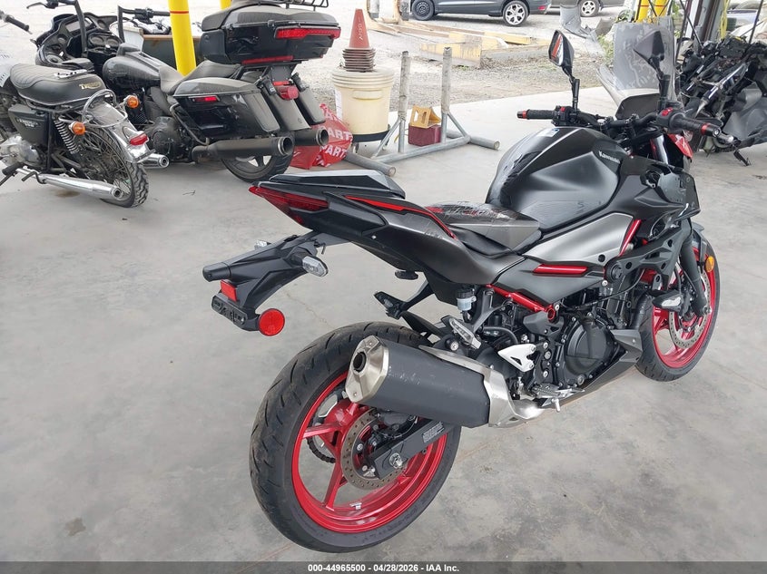 2025 Kawasaki Er VIN ML5ERGF1XSDA58307 IAAI salvage auction — RIGHT SIDE, Salvage Title, sold $1,025 on 2026-07-22 (photo 4)