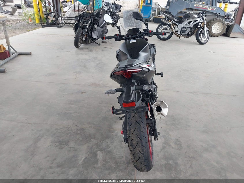 2025 Kawasaki Er VIN ML5ERGF1XSDA58307 IAAI salvage auction — RIGHT SIDE, Salvage Title, sold $1,025 on 2026-07-22 (photo 6)