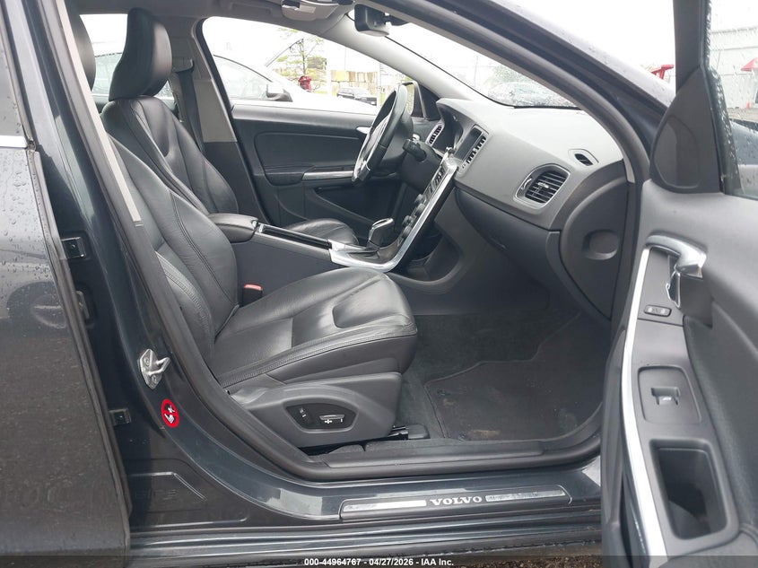 2014 Volvo S60 VIN YV1612FS6E2285272 IAAI salvage auction — REAR END, Salvage (Illinois), sold $1,750 on 2026-07-28 (photo 5)