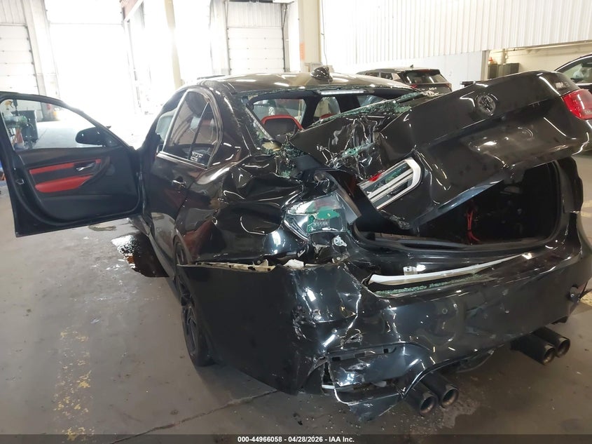 2018 BMW M3 VIN WBS8M9C52J5L71872 IAAI salvage auction — ROLLOVER, Salvage (Oregon), sold $10,550 on 2026-07-30 (photo 6)