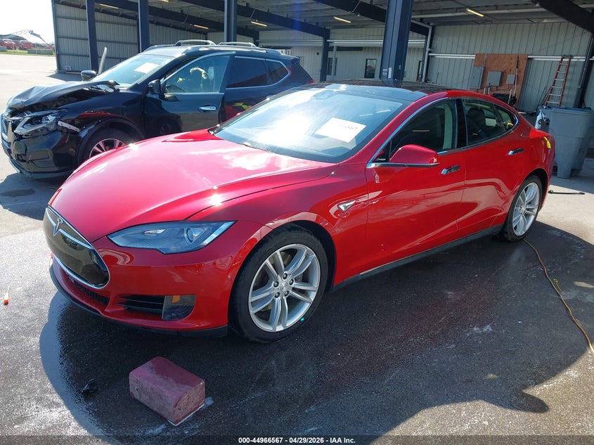 2016 Tesla Model s VIN 5YJSA1E19GF120095 IAAI salvage auction — RIGHT SIDE, Salvage (California), sold $5,000 on 2026-08-02 (photo 2)