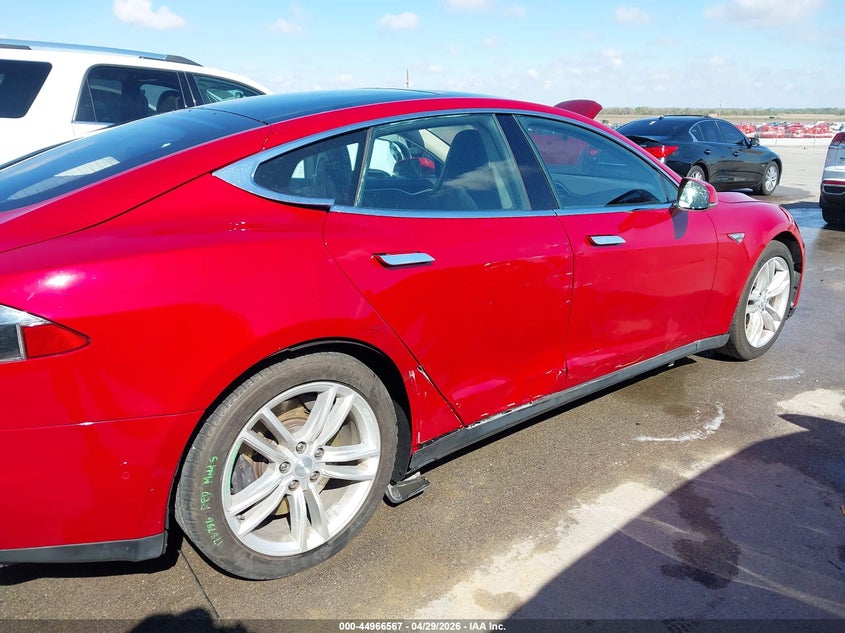 2016 Tesla Model s VIN 5YJSA1E19GF120095 IAAI salvage auction — RIGHT SIDE, Salvage (California), sold $5,000 on 2026-08-02 (photo 6)