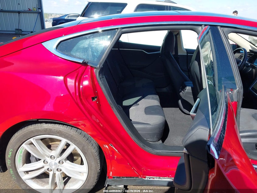 2016 Tesla Model s VIN 5YJSA1E19GF120095 IAAI salvage auction — RIGHT SIDE, Salvage (California), sold $5,000 on 2026-08-02 (photo 8)