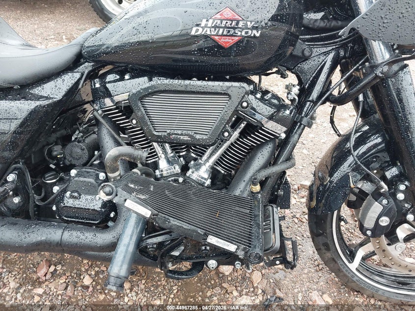 2025 Harley-davidson Road glide VIN 1HD1KH713SB610749 IAAI salvage auction — ALL OVER, Regular (South Dakota), sold $9,300 on 2026-07-07 (photo 8)