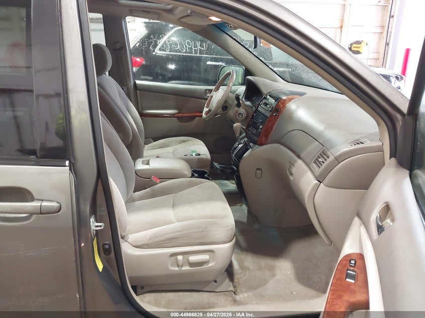 2005 Toyota Sienna VIN 5TDZA22CX5S243312 IAAI salvage auction — RIGHT FRONT, Clear (Indiana), sold $475 on 2026-07-21 (photo 5)