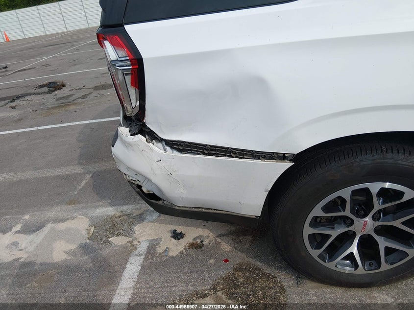 2022 Gmc Yukon VIN 1GKS1BKD9NR182869 IAAI salvage auction — RIGHT FRONT, Salvage Title, sold $10,850 on 2026-08-22 (photo 6)
