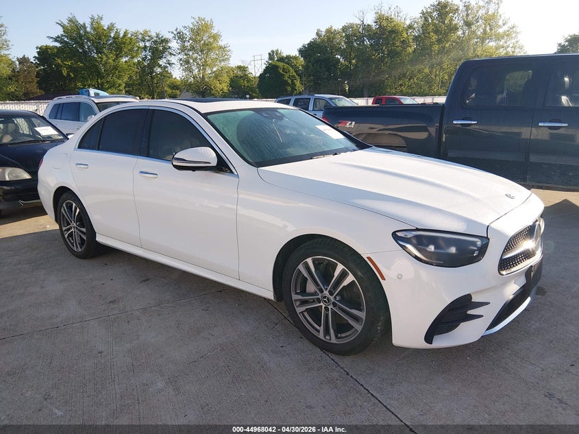 2021 Mercedes-benz E-klasse VIN W1KZF8EB1MA934284 IAAI salvage auction — SIDE, Salvage (Illinois), sold $17,900 on 2026-07-31 (photo 1)