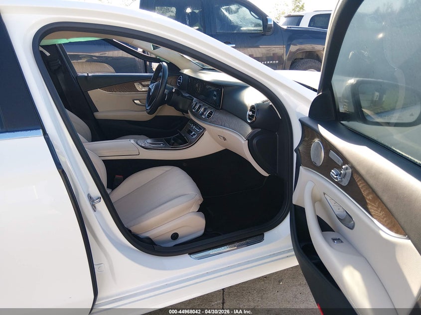 2021 Mercedes-benz E-klasse VIN W1KZF8EB1MA934284 IAAI salvage auction — SIDE, Salvage (Illinois), sold $17,900 on 2026-07-31 (photo 5)