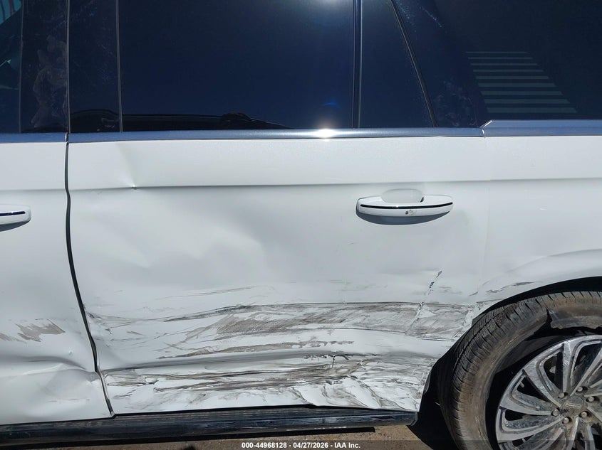 2025 Lincoln Navigator VIN 5LMJJ3TG8SEL11783 IAAI salvage auction — SIDE, Original (Texas), sold $42,750 on 2026-07-20 (photo 6)