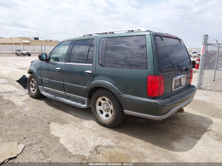 2000 Lincoln Navigator VIN 5LMEU27A1YLJ17710 IAAI salvage auction — LEFT FRONT, Salvage (Kansas), sold $25 on 2026-07-10 (photo 3)