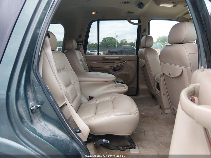 2000 Lincoln Navigator VIN 5LMEU27A1YLJ17710 IAAI salvage auction — LEFT FRONT, Salvage (Kansas), sold $25 on 2026-07-10 (photo 8)