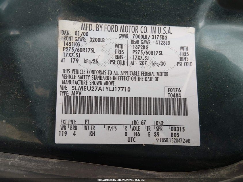 2000 Lincoln Navigator VIN 5LMEU27A1YLJ17710 IAAI salvage auction — LEFT FRONT, Salvage (Kansas), sold $25 on 2026-07-10 (photo 9)