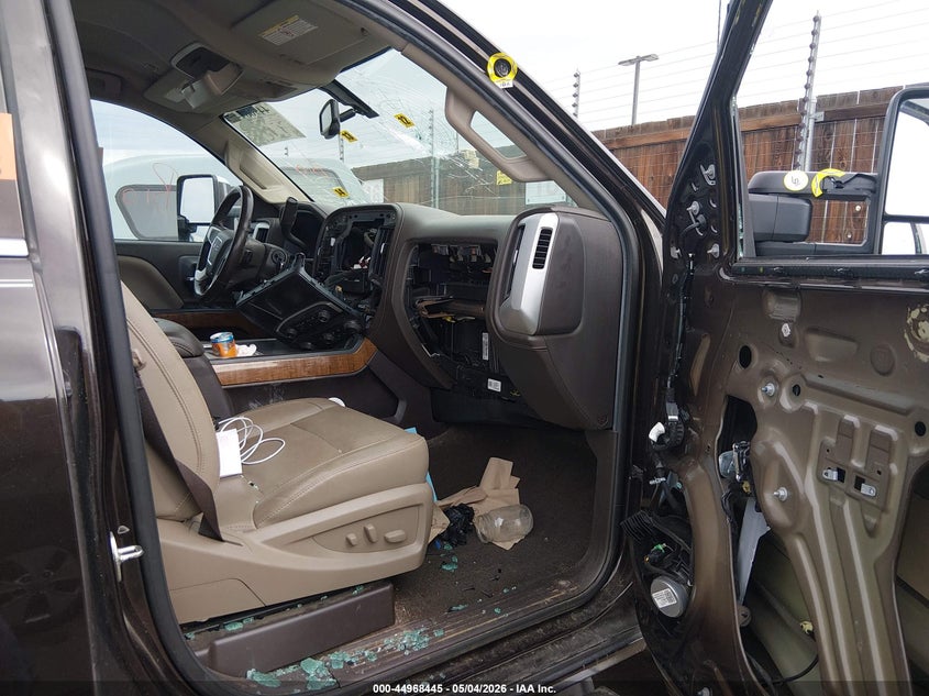 2019 Gmc SIERRA VIN 1GT12REYXKF103489 IAAI salvage auction — RIGHT SIDE, Salvage (Colorado), sold $10,100 on 2026-07-29 (photo 5)
