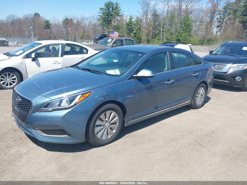 2016 Hyundai Sonata VIN KMHE24L18GA016362 IAAI salvage auction — RIGHT SIDE, Salvage (Connecticut), sold $1,350 on 2026-07-10 (photo 2)
