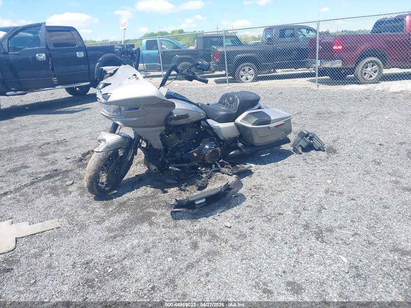 2023 Harley-davidson Road glide VIN 1HD1TC61XPB954264 IAAI salvage auction — FRONT END, Salvage - Greater Than 75% (Maryland), sold $7,700 on 2026-07-29 (photo 2)