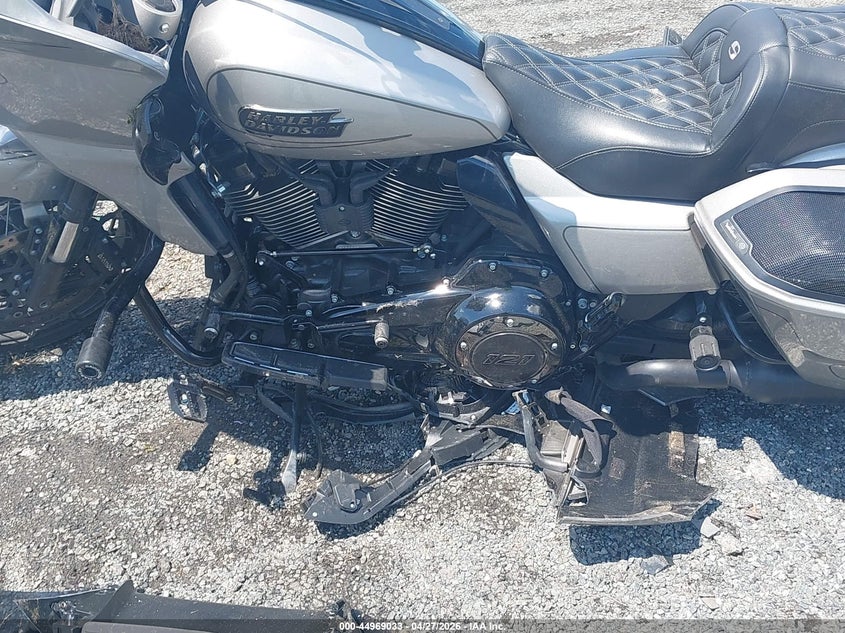 2023 Harley-davidson Road glide VIN 1HD1TC61XPB954264 IAAI salvage auction — FRONT END, Salvage - Greater Than 75% (Maryland), sold $7,700 on 2026-07-29 (photo 9)