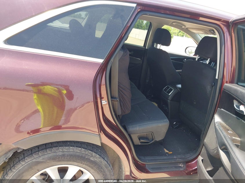2017 Kia Sorento VIN 5XYPG4A31HG271293 IAAI salvage auction — REAR END, Original (Texas), sold $1,875 on 2026-07-24 (photo 8)