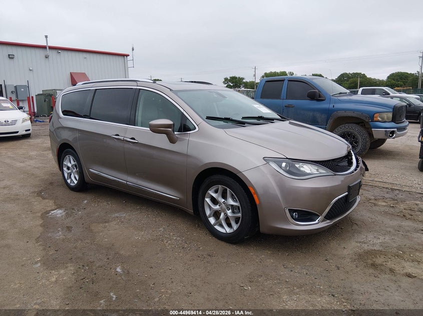 2018 Chrysler Pacifica VIN 2C4RC1EGXJR271312 IAAI salvage auction — LEFT FRONT, Salvage Title, sold $2,700 on 2026-07-10 (photo 1)