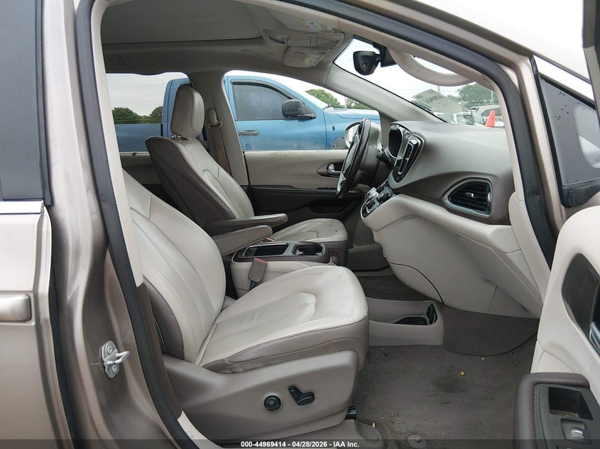 2018 Chrysler Pacifica VIN 2C4RC1EGXJR271312 IAAI salvage auction — LEFT FRONT, Salvage Title, sold $2,700 on 2026-07-10 (photo 5)