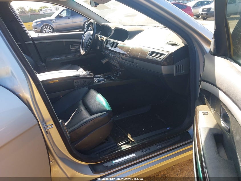 2007 BMW 7 series VIN WBAHL83557DT09995 IAAI salvage auction — NORMAL WEAR, Salvage (California), sold $500 on 2026-07-09 (photo 5)