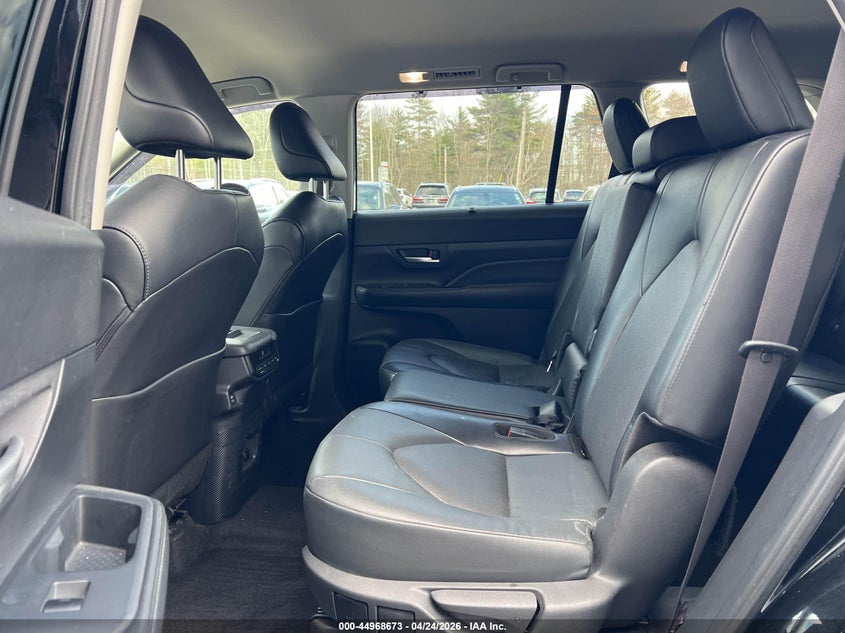 2024 Toyota Highlander VIN 5TDACAB5XRS005369 IAAI salvage auction — NORMAL WEAR, Clear (Pennsylvania), sold $29,875 on 2026-07-08 (photo 8)
