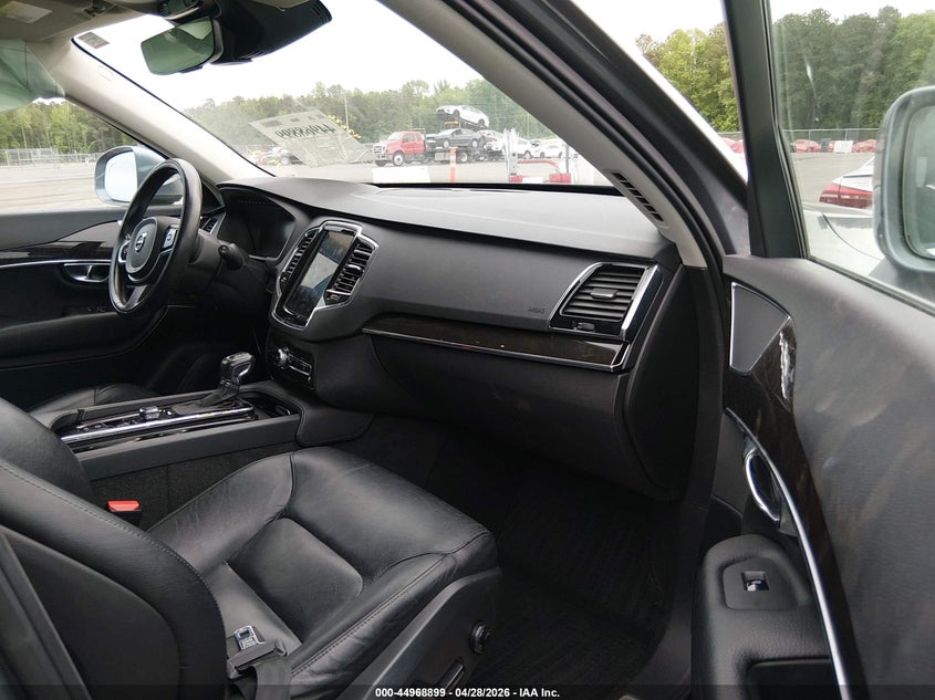 2018 Volvo Xc90 VIN YV4102PK0J1351572 IAAI salvage auction — LEFT SIDE, Salvage Title, sold $6,200 on 2026-08-08 (photo 5)