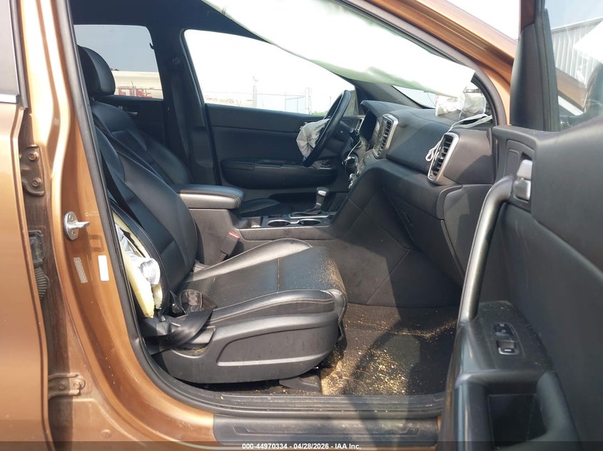 2021 Kia Sportage VIN KNDP63AC7M7922768 IAAI salvage auction — RIGHT FRONT, Salvage Title, sold $2,500 on 2026-07-22 (photo 5)