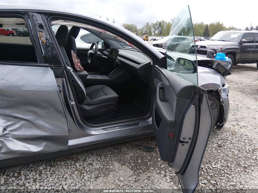 2026 Tesla Model y VIN 7SAYGDED6TF391195 IAAI salvage auction — RIGHT SIDE, Salvage Title, sold $11,450 on 2026-07-08 (photo 5)