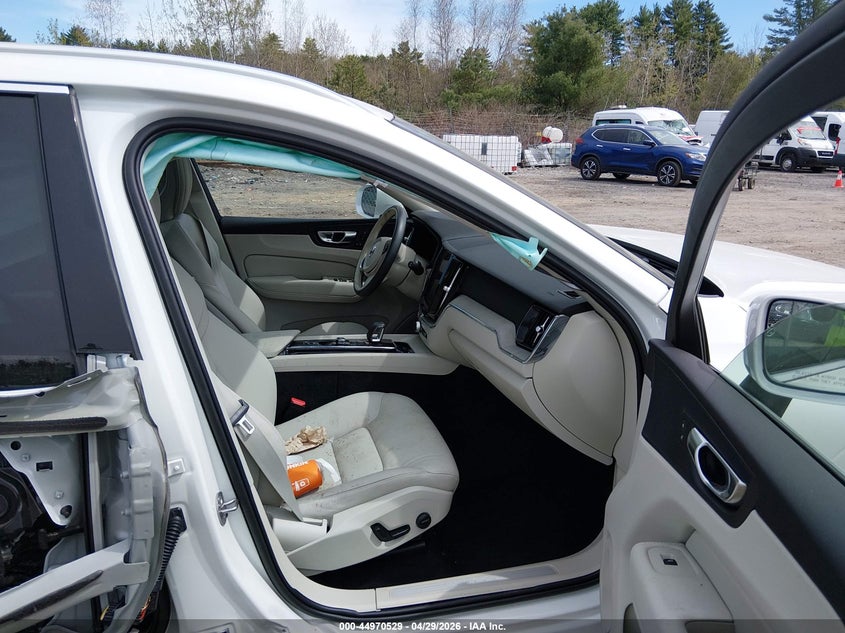 2023 Volvo Xc60 VIN YV4L12RN5P1333882 IAAI salvage auction — SIDE, Salvage Title, sold $13,100 on 2026-09-02 (photo 5)
