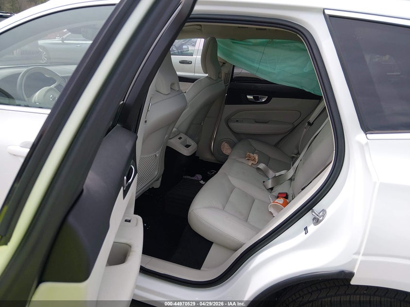 2023 Volvo Xc60 VIN YV4L12RN5P1333882 IAAI salvage auction — SIDE, Salvage Title, sold $13,100 on 2026-09-02 (photo 8)