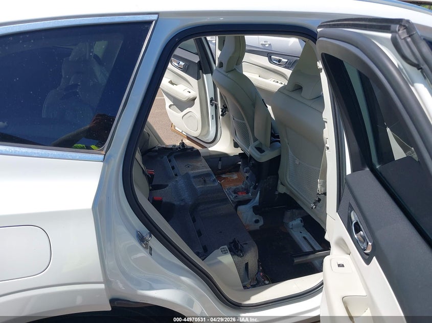 2020 Volvo Xc60 VIN YV4BR0DK2L1525485 IAAI salvage auction — WATER/FLOOD, Salvage (Hawaii), sold $6,600 on 2026-07-28 (photo 8)