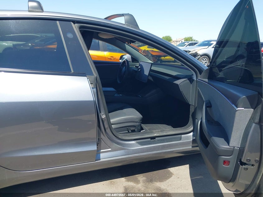 2024 Tesla Model 3 VIN 5YJ3E1EA0RF863384 IAAI salvage auction — SIDE, Salvage (Arizona), sold $10,500 on 2026-08-02 (photo 5)