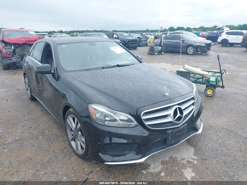 2014 Mercedes-benz E-klasse VIN WDDHF8JBXEA944427 IAAI salvage auction — REAR END, Original (Texas), sold $3,400 on 2026-07-07 (photo 1)