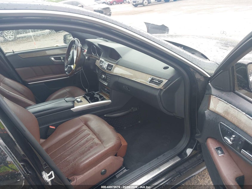 2014 Mercedes-benz E-klasse VIN WDDHF8JBXEA944427 IAAI salvage auction — REAR END, Original (Texas), sold $3,400 on 2026-07-07 (photo 5)