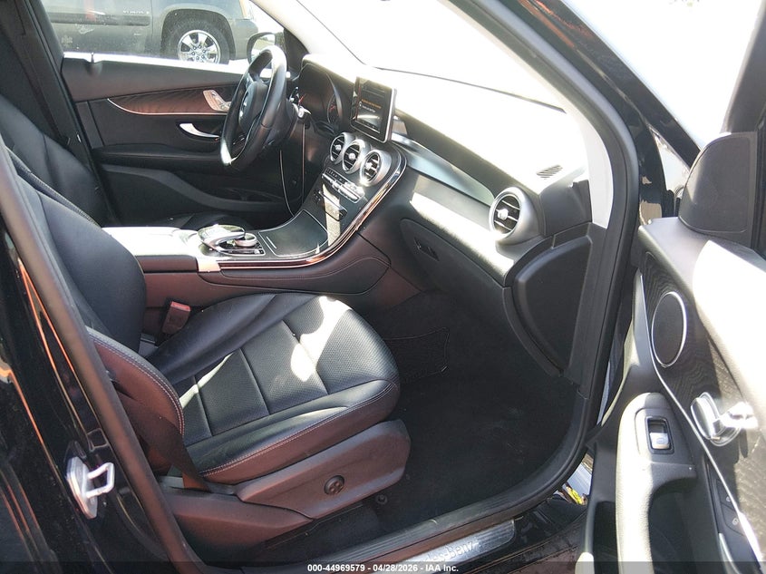 2016 Mercedes-benz Glc VIN WDC0G4JBXGF072764 IAAI salvage auction — FRONT & REAR, Salvage (Nevada), sold $2,800 on 2026-08-14 (photo 5)