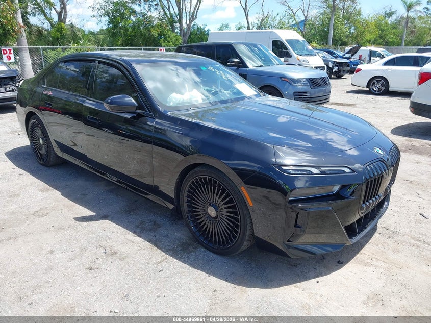 2023 BMW 7er VIN WBA33EJ09PCM85194 IAAI salvage auction — LEFT SIDE, Salvage Title, sold $30,150 on 2026-07-27 (photo 1)