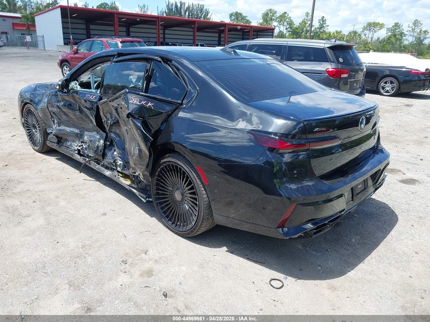 2023 BMW 7er VIN WBA33EJ09PCM85194 IAAI salvage auction — LEFT SIDE, Salvage Title, sold $30,150 on 2026-07-27 (photo 3)