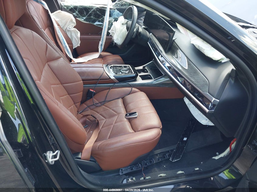 2023 BMW 7er VIN WBA33EJ09PCM85194 IAAI salvage auction — LEFT SIDE, Salvage Title, sold $30,150 on 2026-07-27 (photo 5)