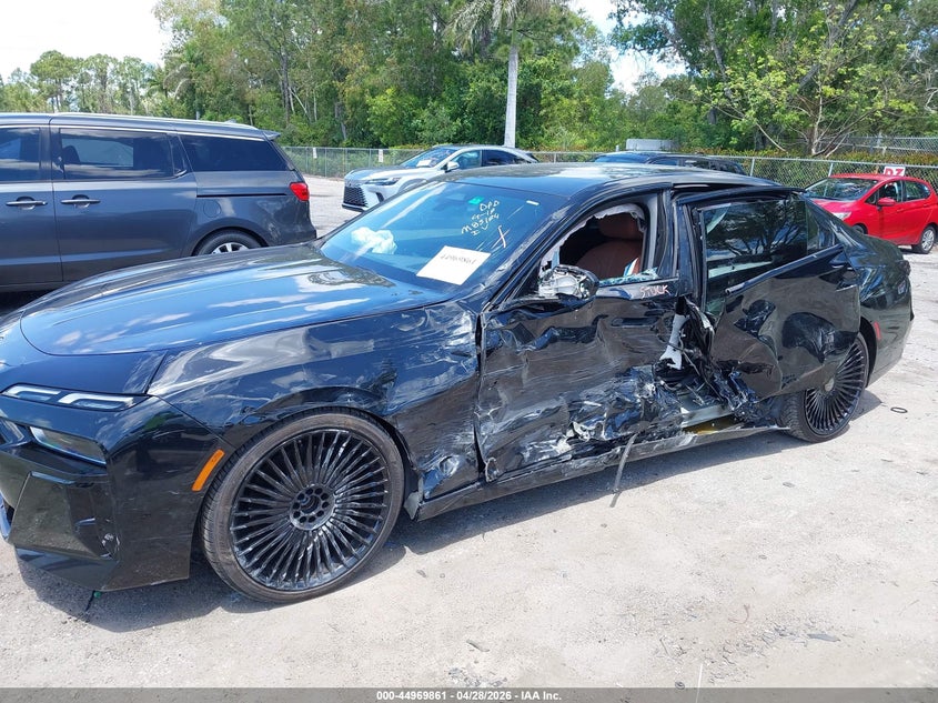 2023 BMW 7er VIN WBA33EJ09PCM85194 IAAI salvage auction — LEFT SIDE, Salvage Title, sold $30,150 on 2026-07-27 (photo 6)