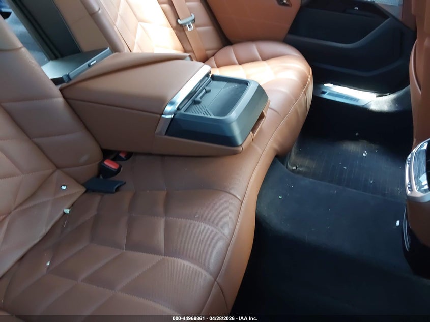 2023 BMW 7er VIN WBA33EJ09PCM85194 IAAI salvage auction — LEFT SIDE, Salvage Title, sold $30,150 on 2026-07-27 (photo 8)