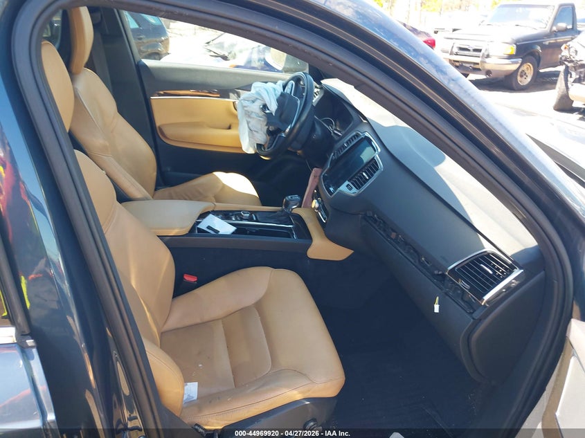 2018 Volvo Xc90 VIN YV4A22PK0J1358385 IAAI salvage auction — FRONT END, Salvage (Idaho), sold $5,450 on 2026-08-10 (photo 5)