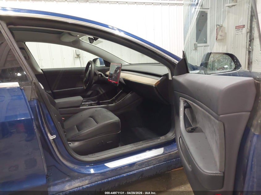 2019 Tesla Model 3 VIN 5YJ3E1EB6KF465028 IAAI salvage auction — LEFT SIDE, Salvage Title, sold $5,025 on 2026-07-10 (photo 5)