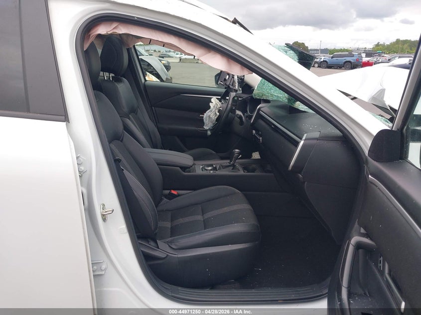 2023 Mazda Cx-50 VIN 7MMVABCM0PN154587 IAAI salvage auction — ROLLOVER, Salvage (Oregon), sold $1,950 on 2026-08-03 (photo 5)
