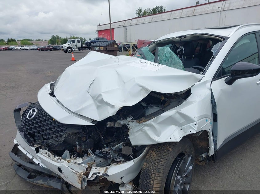 2023 Mazda Cx-50 VIN 7MMVABCM0PN154587 IAAI salvage auction — ROLLOVER, Salvage (Oregon), sold $1,950 on 2026-08-03 (photo 6)